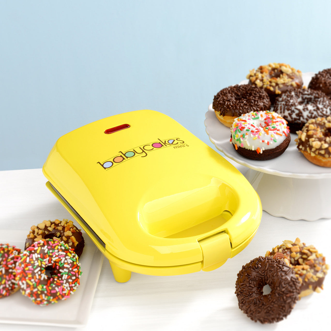 Babycakes Mini Donut Maker DNM-30 with donuts Select Brands