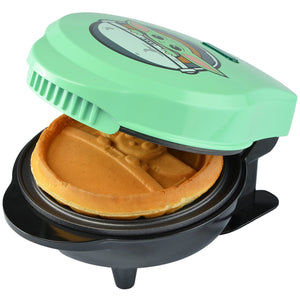 Star Wars The Child 4" mini waffle maker open with waffle LSW-46C Select Brands