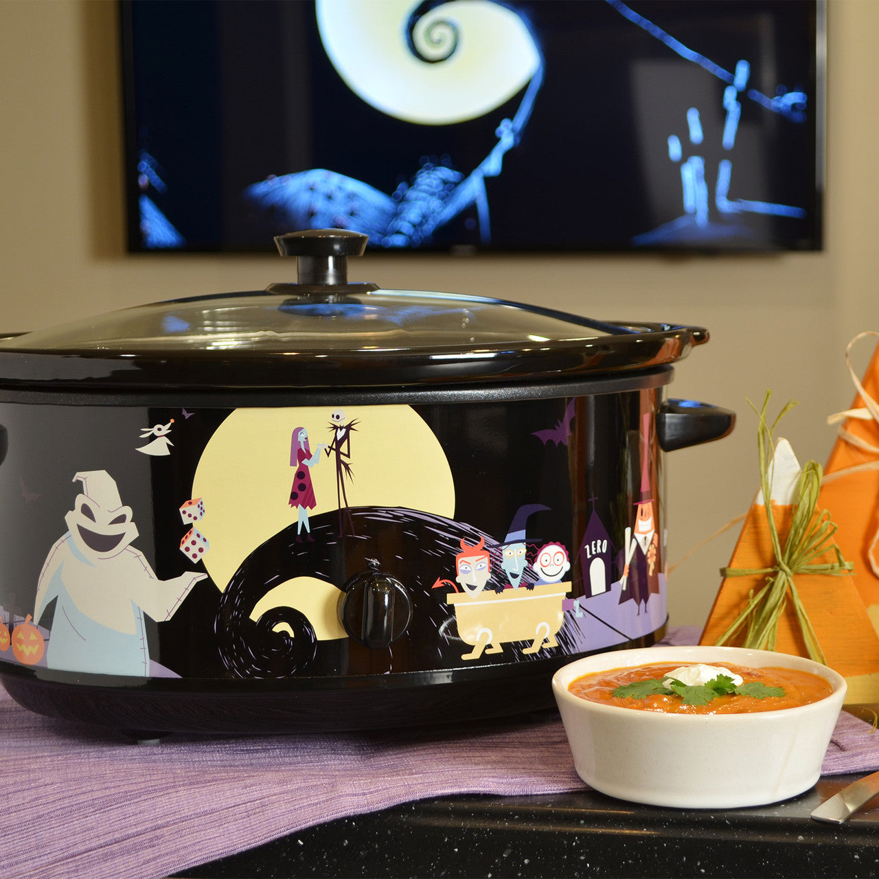 Disney The Nightmare Before Christmas 7 quart slow cooker lifestyle NBC-72 Select Brands